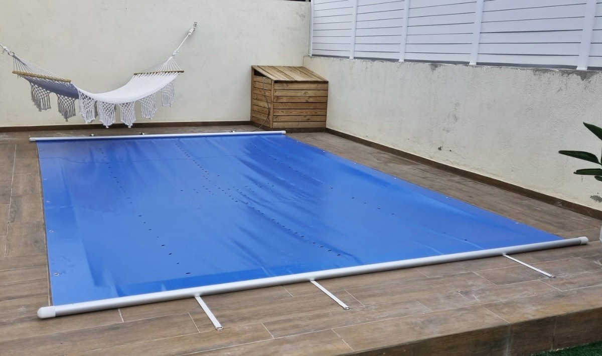 ¿Por qué deberías cubrir tu piscina? Beneficios que quizás no conocías